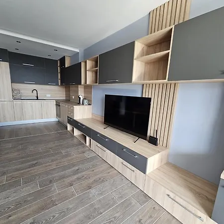 Europroperties Skyline Apartment Warna