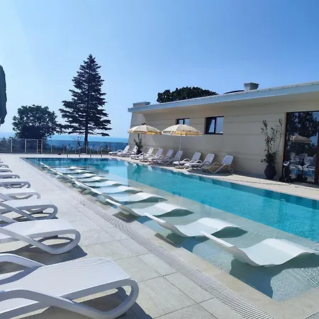 Апартаменты Europroperties Skyline *