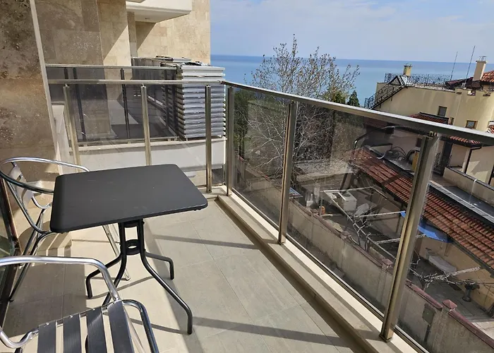 Europroperties Skyline Apartment