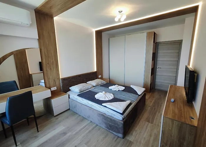 Europroperties Skyline Apartment